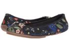 Me Too Olympia (navy Flower Fabric) Women's  Shoes