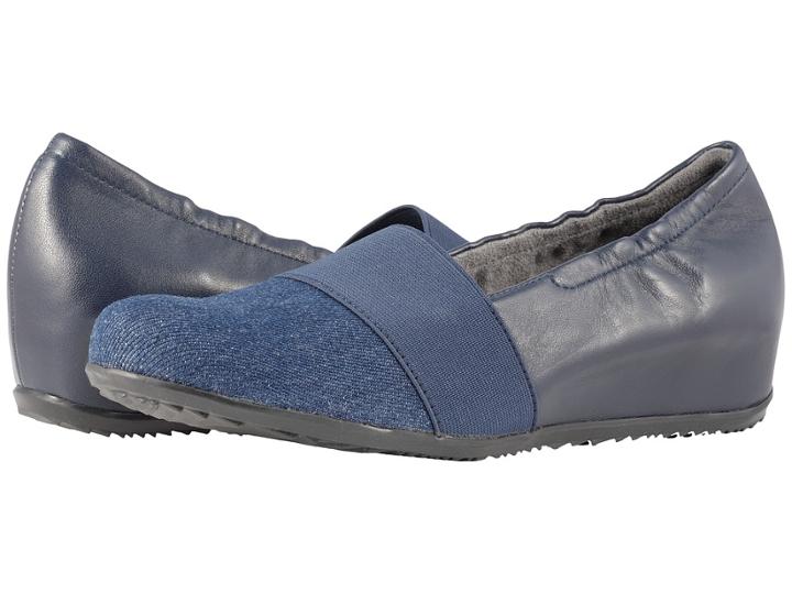 Softwalk Wonder (denim/navy Linen/leather) Women's Flat Shoes