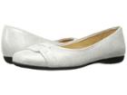 Trotters Sizzle Signature (white Pearl) Women's Flat Shoes