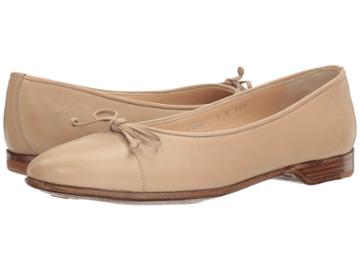 Gravati Bowed Loafer (sand) Women's Flat Shoes