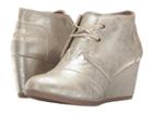 Toms Desert Wedge (white Gold Metallic Synthetic Leather) Women's Wedge Shoes