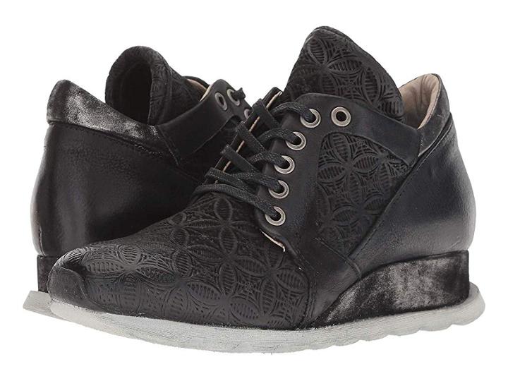 Miz Mooz Chalice (black) Women's Shoes