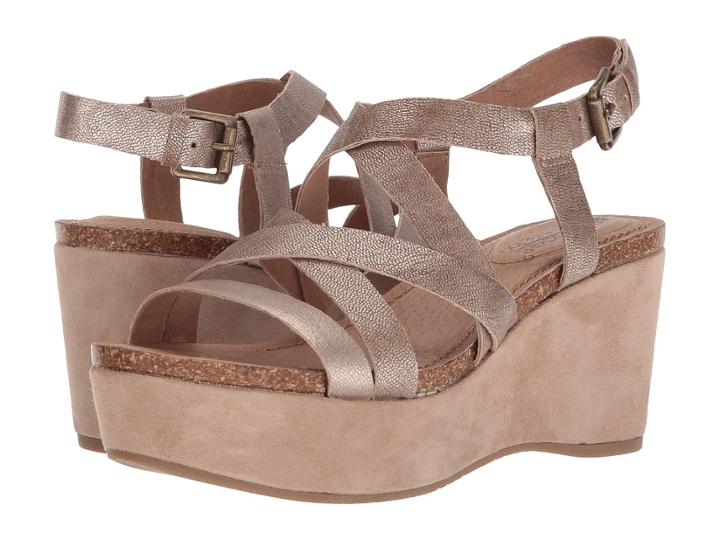 Me Too Bria (champagne Metallic Vachetta) Women's Wedge Shoes