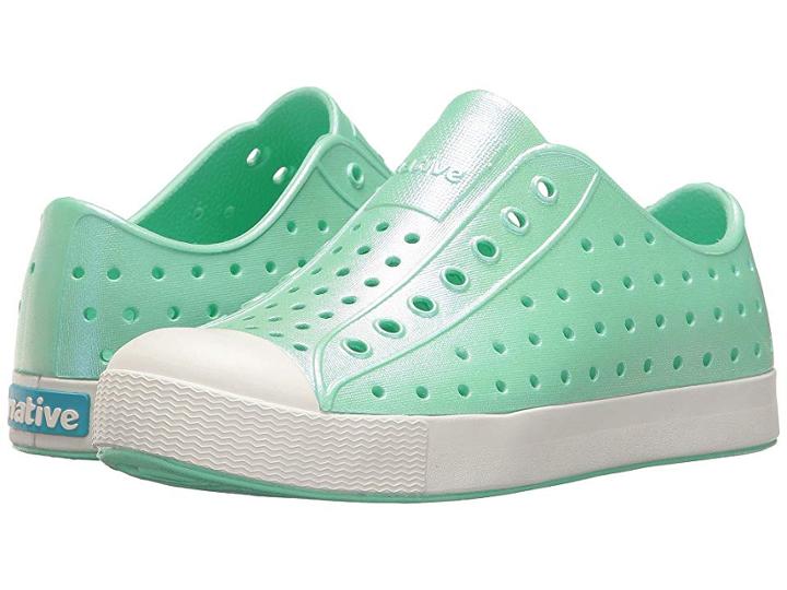 Native Kids Shoes Jefferson Iridescent (little Kid) (glass Green/shell White/galaxy Iridescent) Girls Shoes