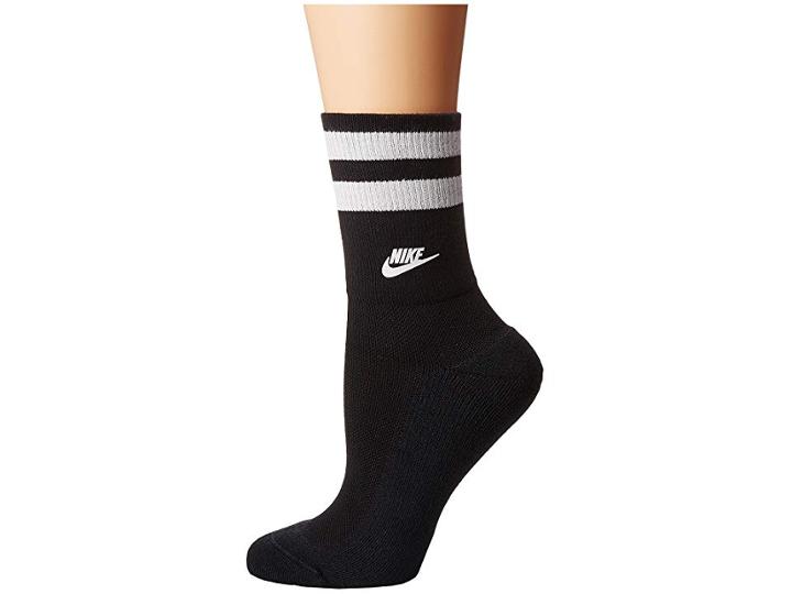 Nike Sportswear Graphic Crew Socks (black/white) Women's Crew Cut Socks Shoes