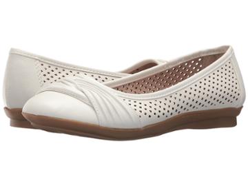 White Mountain Harlyn (white) Women's Shoes