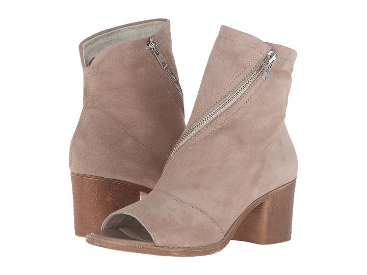 Summit By White Mountain Fantasia (desert Suede) High Heels