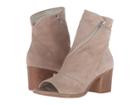 Summit By White Mountain Fantasia (desert Suede) High Heels