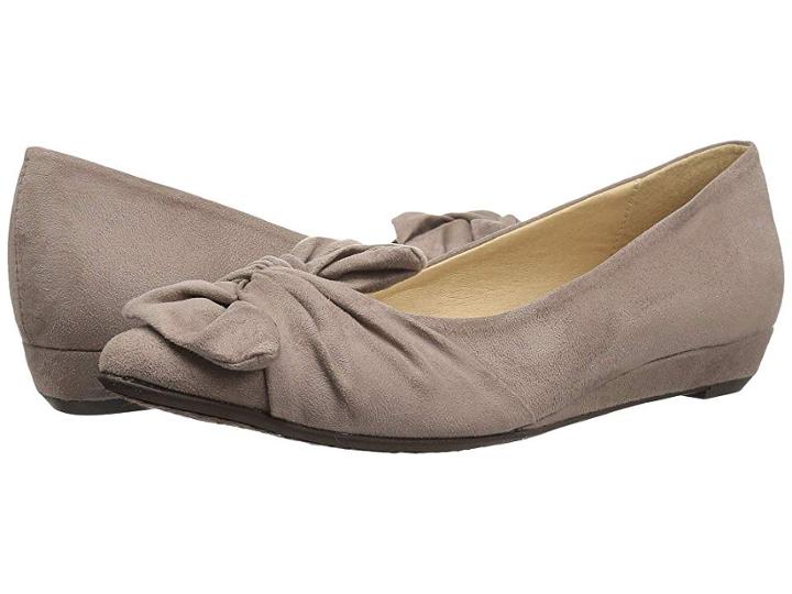 Cl By Laundry Super Cute (pebble Taupe Suede) Women's Dress Flat Shoes