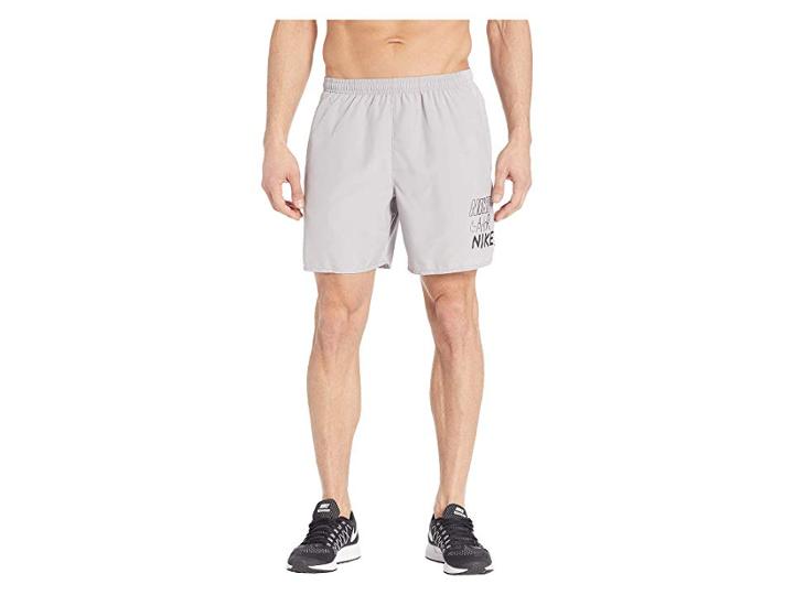 Nike Challenger Shorts 7 Bf Graphics (atmosphere Grey/black) Men's Shorts