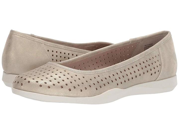 White Mountain Pennie (pale Gold) Women's Shoes