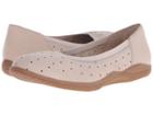 Softwalk Hampshire (sand Nubuck Leather) Women's Flat Shoes