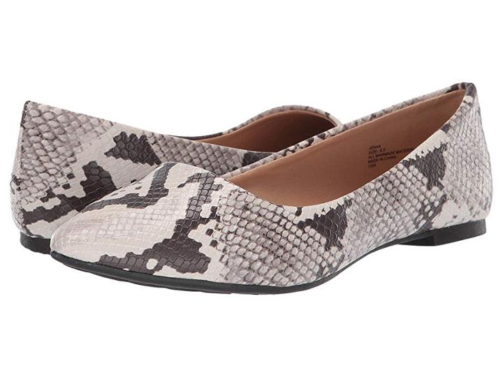 Madden Girl Jenaa (black/white) Women's Flat Shoes
