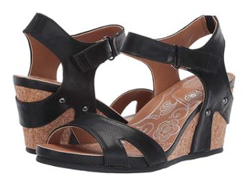 Mootsies Tootsies Tori (black) Women's Wedge Shoes