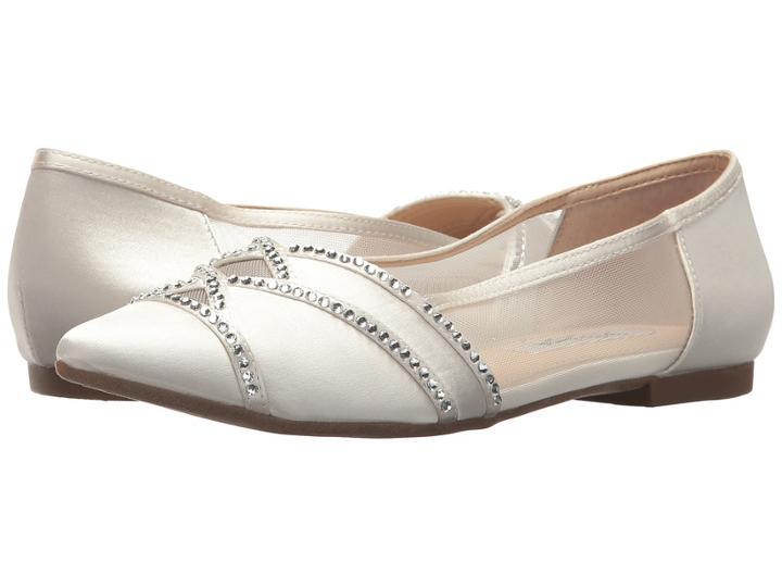 Nina Kiyrah (ivory Crystal Satin) Women's Flat Shoes