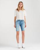 7 For All Mankind High Waist Straight Bermuda Short With Destroy In Light Gallery Row