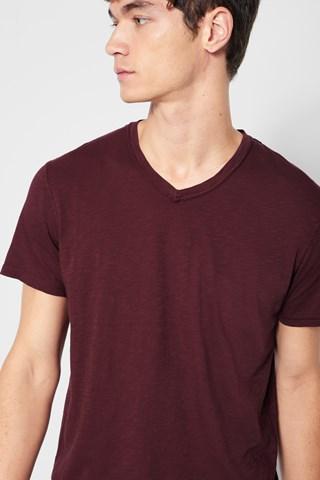 7 For All Mankind Short Sleeve Raw V-neck Tee In Dark Burgundy