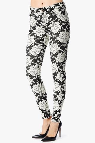 7 For All Mankind The High Waist Skinny W/contour Waistband In White Rose Jacquard