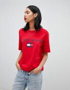 Tommy Jean 90s Capsule 5.0 Logo T-shirt - Red