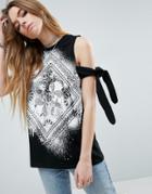 Asos T-shirt With Cold Shoulder In Bandana Print - Black