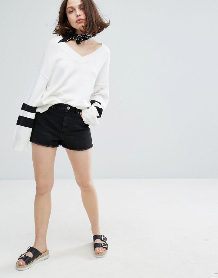 Monki Frey Hem Shorts - Black