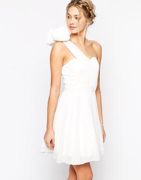 Tfnc Debutant One Shoulder Dress With Corsage Detail - Cream