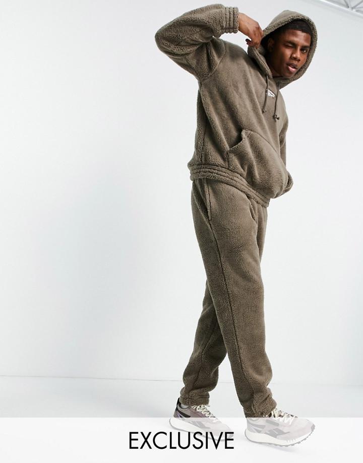Reebok Sherpa Sweatpants In Taupe Brown - Exclusive To Asos