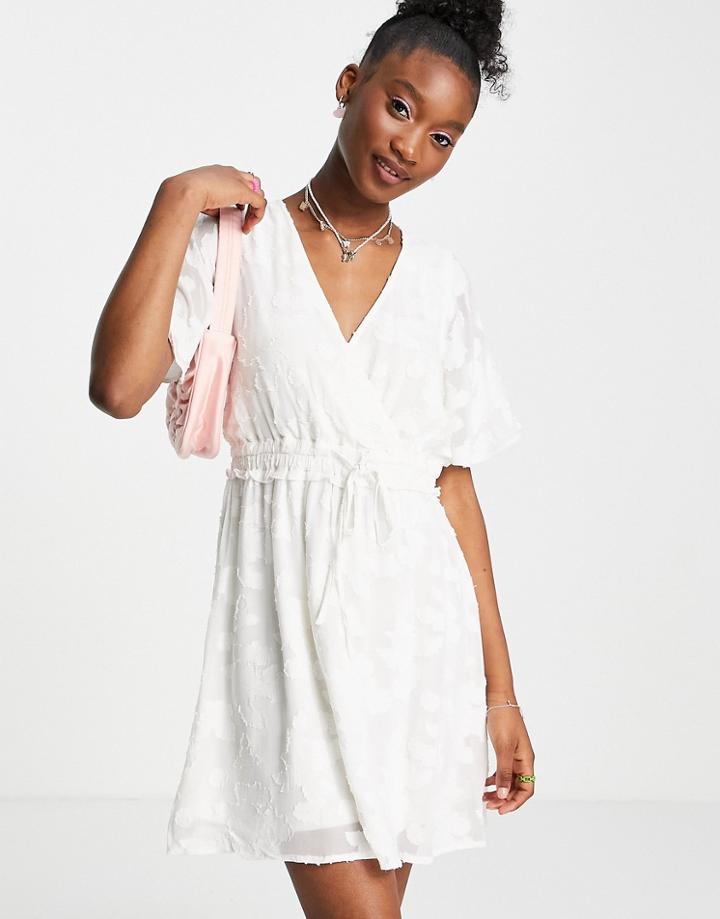 En Cr Me V Neck Mini Dress In White Lace With Tie Waist