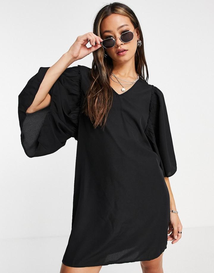 Vero Moda Flutter Sleeve Dress In Black