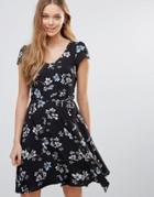 Yumi Floral Print Dress With Front Tie - Black