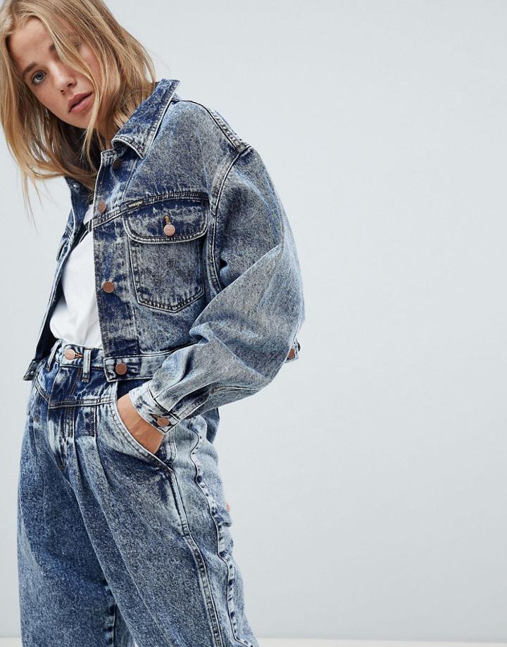 Wrangler Cropped Denim Jacket In Stonewash - Blue