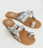 Missguided Cross Over Sandal In Snake - Multi
