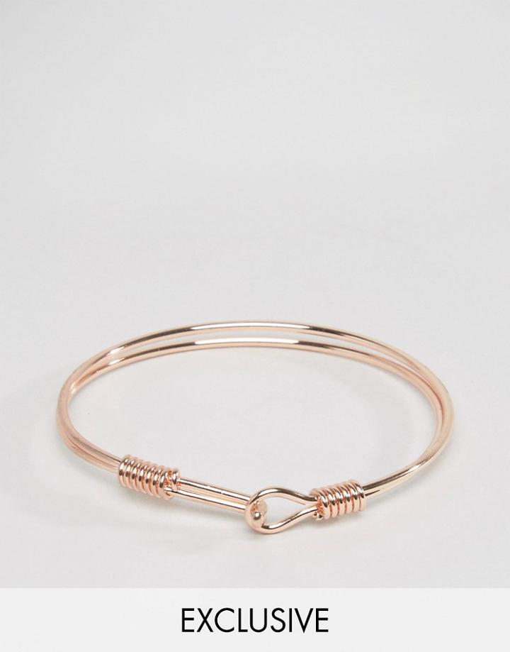 Designb Hook Metal Bracelet In Rose Gold - Gold