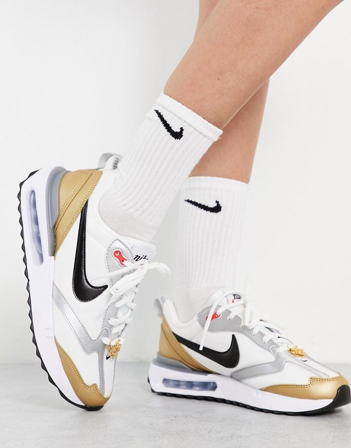 Nike Air Max Dawn Se Sneakers In Gold/silver