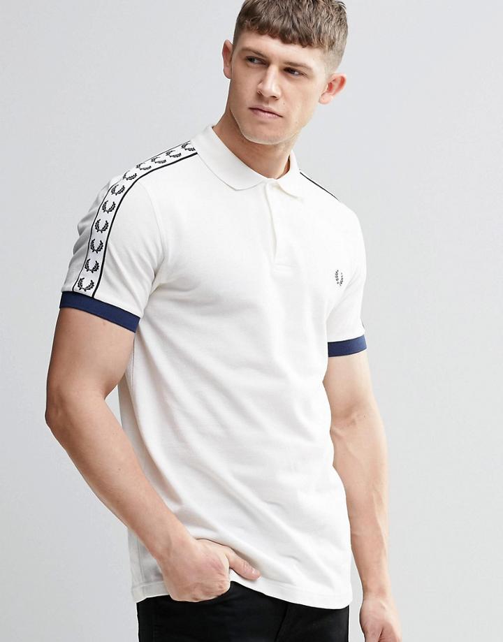 Fred Perry Polo Shirt With Taped Sleeve In Slim Fit - Snow White