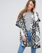 Vero Moda Geo-tribal Cape - White