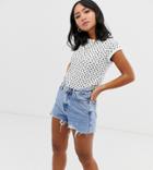 Brave Soul Petite Penny T Shirt In All Over Heart Print-white