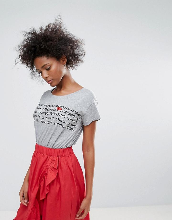 Blend She Lippie Printed T-shirt - White