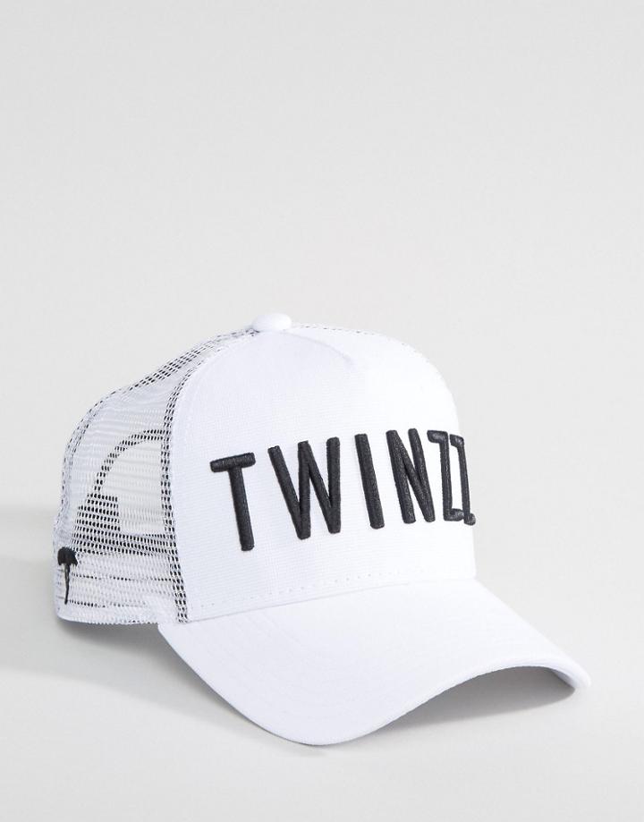 Twinzz Trucker Cap With Contrast Logo In White - White