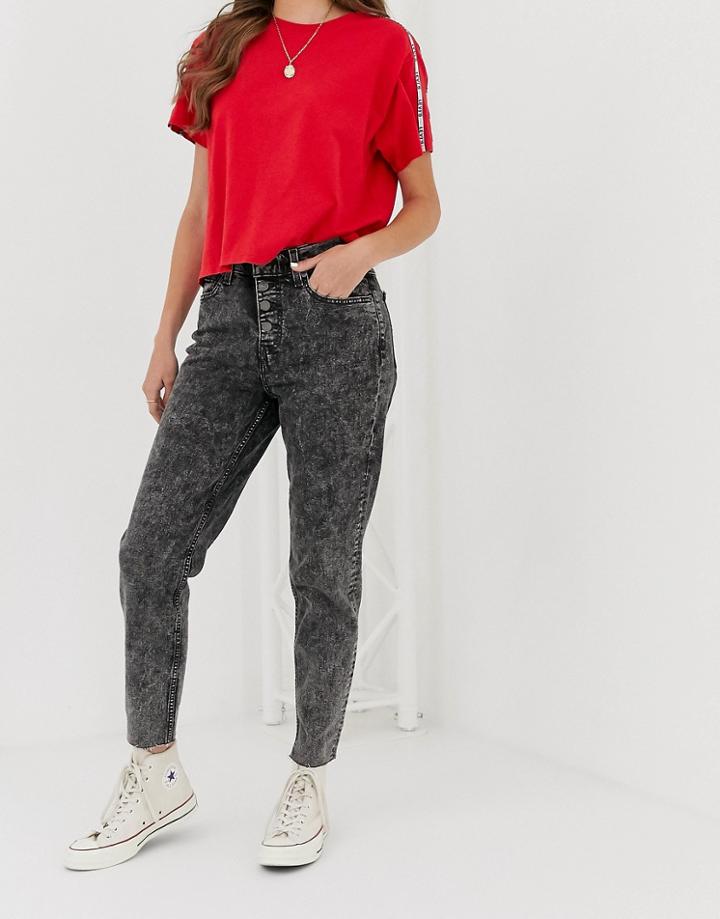 Levi's Exposed Button Mom Jeans