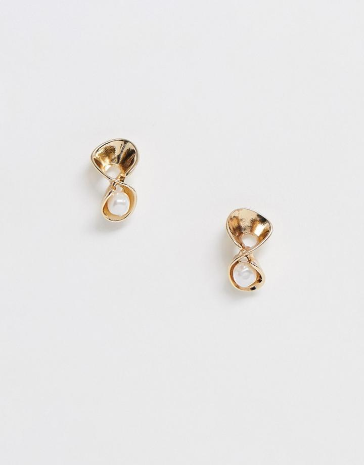 Asos Design Stud Earrings In Abstract Twist Design With Faux Freshwater Pearl In Gold Tone - Gold