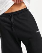 Levi's Red Tab Logo Sweat Shorts In Mineral Black