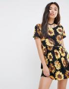 Motel Tiara Smock Dress With Sunflower Print - Black