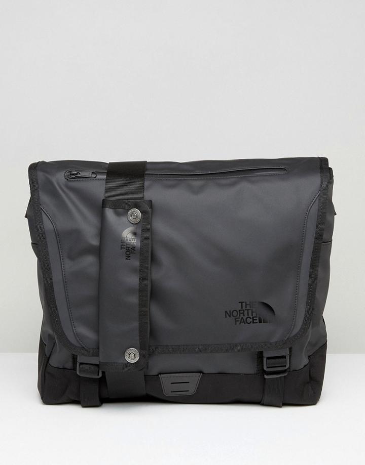 The North Face Base Camp Messenger Bag In Medium - Black