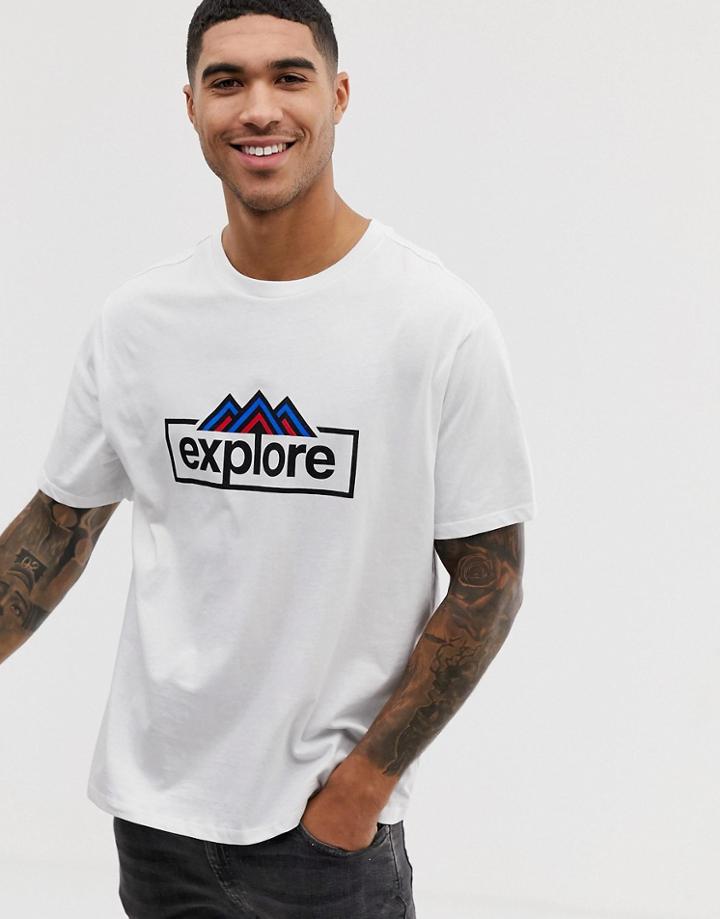 Bershka T-shirt In White With Explore Chest Print - White