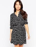 Yumi Belted Dress With 3/4 Sleeve In Daisy Floral Print - Black