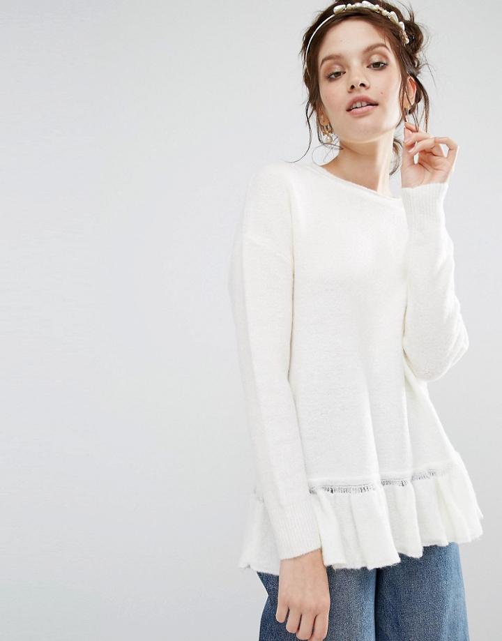 Willow And Paige Relaxed Sweater With Ruffle Hem - White