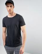Solid T-shirt In Oil Wash With Raw Neckline - Black