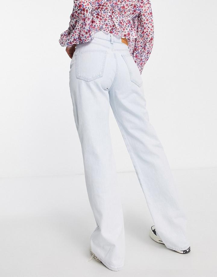 Stradivarius 90s Dad Jean In Bleach Wash-blue