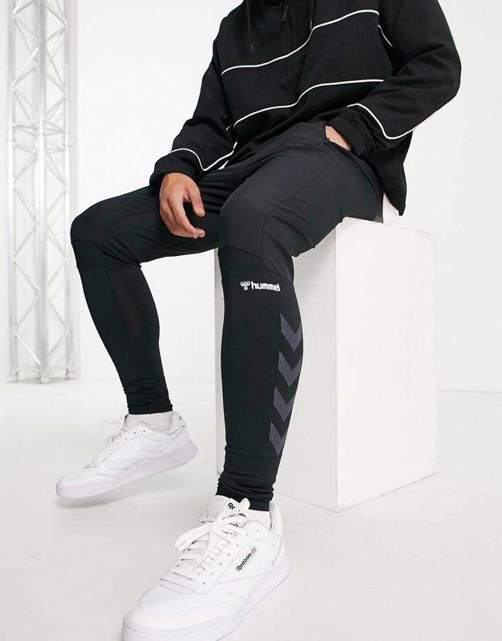 Hummel Rufus Tapered Pants In Black